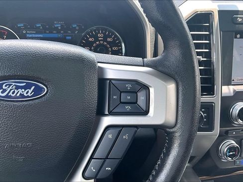 Used 2018 Ford F150 Lariat w/ Equipment Group 502A Luxury AWD/4WD image 20