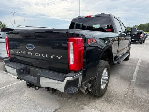 Used 2025 Ford F250 XLT AWD/4WD image 3