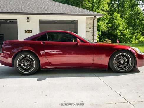 Used 2006 Cadillac XLR RWD image 19
