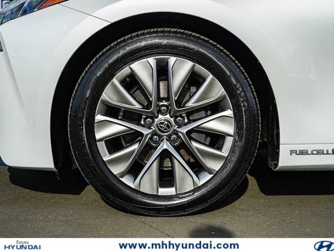 Used 2022 Toyota Mirai w/ Advanced Technology Package RWD image 9