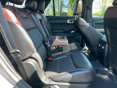 Used 2021 Ford Explorer Platinum w/ Equipment Group 601A AWD/4WD image 21