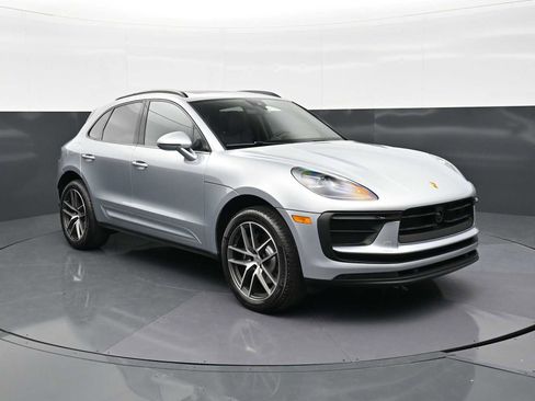 New 2026 Porsche Macan image 33