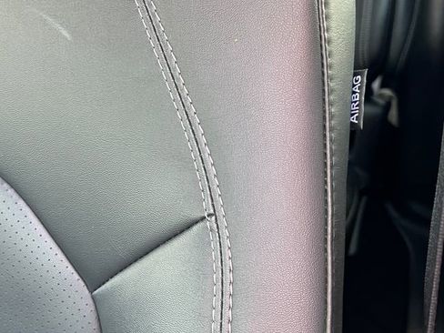 Used 2025 Chrysler Pacifica Select FWD image 14