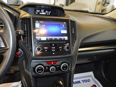 Used 2021 Subaru Crosstrek 2.5i Sport w/ Moonroof Package image 19