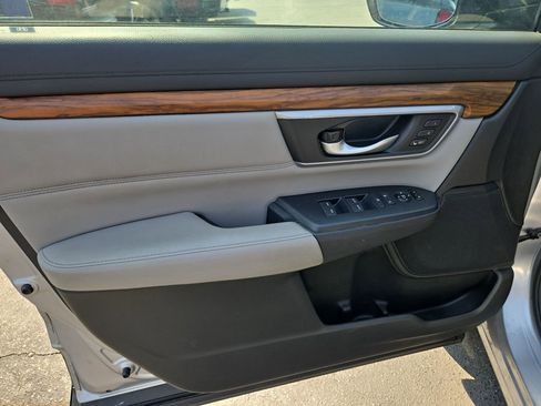 Used 2017 Honda CR-V Touring image 11