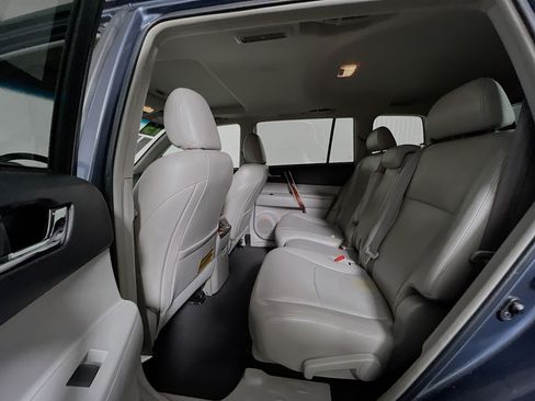 Used 2013 Toyota Highlander Limited FWD image 28