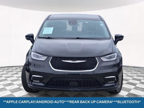 Used 2023 Chrysler Pacifica Touring-L FWD image 4