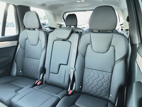 New 2026 Volvo XC90 B6 Plus w/ Protection Package Premier image 25