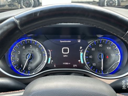 Used 2017 Chrysler Pacifica Touring-L Plus w/ Advanced Safetytec Group image 18