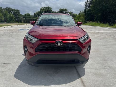 Used 2025 Toyota RAV4 XLE Premium w/ Weather Package FWD image 8