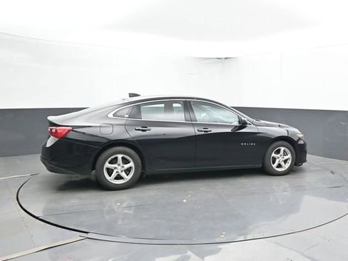 Used 2017 Chevrolet Malibu LS FWD image 9