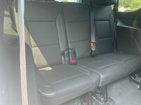 Used 2024 GMC Yukon SLT w/ SLT Luxury Package AWD/4WD image 21