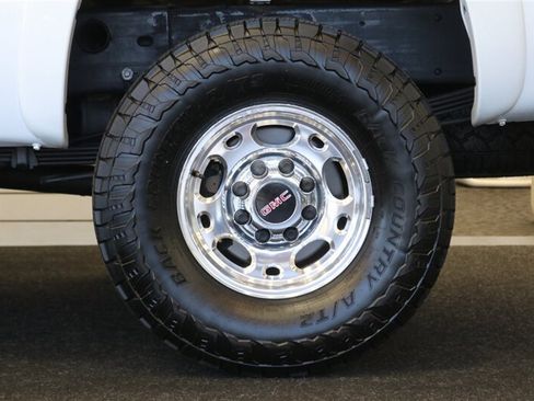 Used 2005 GMC Sierra 2500 SLE w/ Heavy-Duty Power Package AWD/4WD image 56