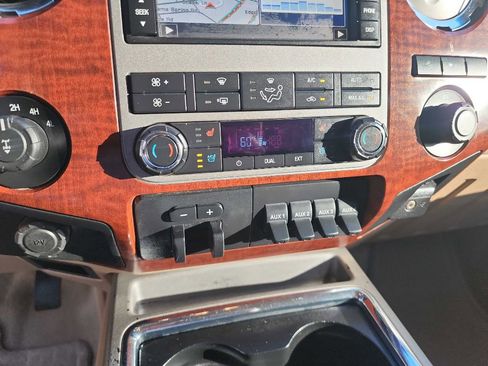 Used 2012 Ford F250 King Ranch w/ King Ranch w/Chrome Pkg image 31