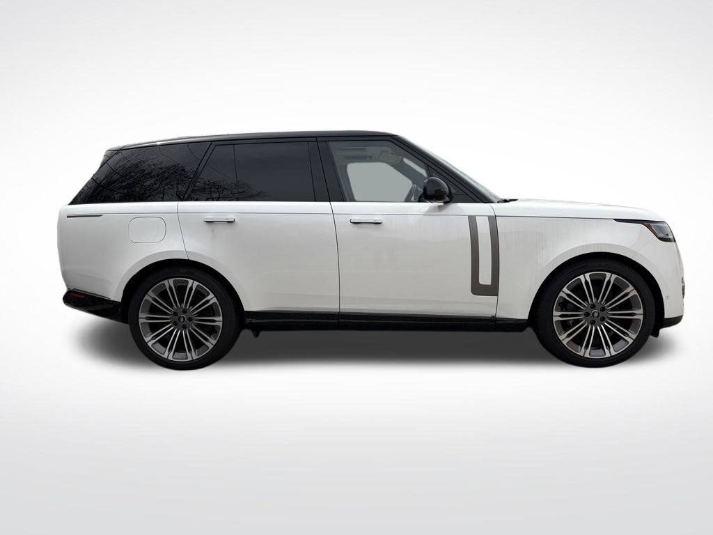 New 2025 Land Rover Range Rover SE AWD/4WD image 4