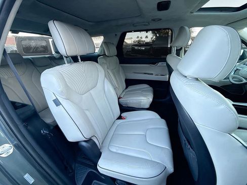 Used 2024 Hyundai Palisade Calligraphy image 32