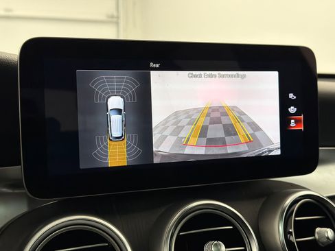 Used 2021 Mercedes-Benz GLC 300 4MATIC image 22