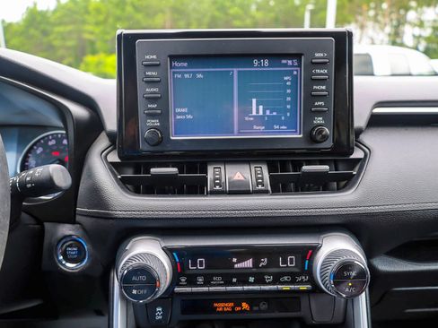 Used 2019 Toyota RAV4 XLE Premium FWD image 16