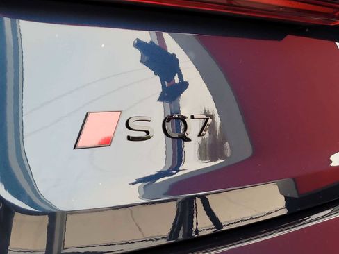 New 2026 Audi SQ7 Prestige AWD/4WD image 9