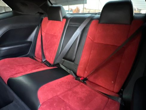 Used 2018 Dodge Challenger R/T Scat Pack w/ Leather Interior Group image 12