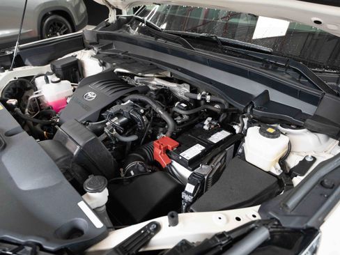 Used 2024 Toyota Grand Highlander AWD image 34