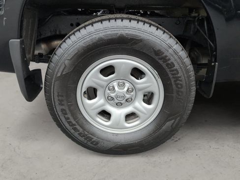 Used 2025 Nissan Frontier S image 9