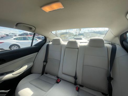Used 2025 Nissan Altima 2.5 SV FWD image 40