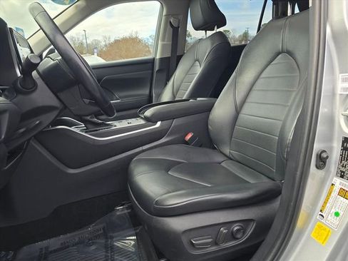 Used 2020 Toyota Highlander XLE image 12