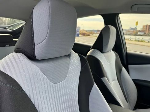 Used 2016 Toyota Prius Three Touring image 22