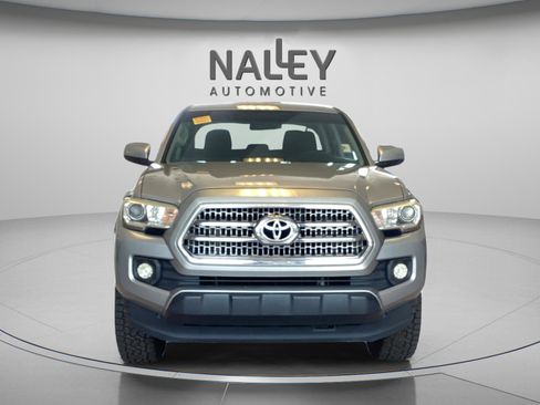 Used 2016 Toyota Tacoma SR5 w/ Towing Package RWD image 7