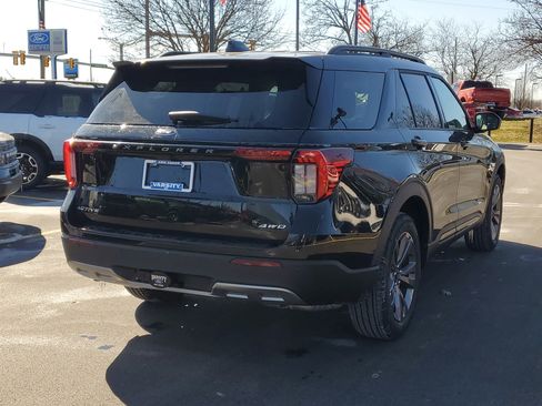 New 2026 Ford Explorer Active w/ Active Comfort Package image 3
