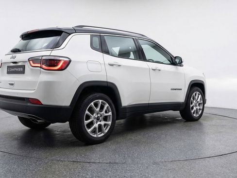 Used 2025 Jeep Compass Limited image 9