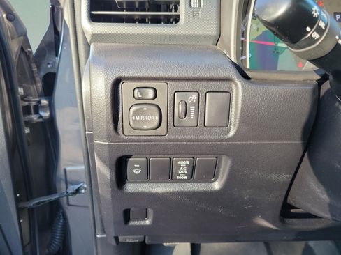 Used 2017 Toyota 4Runner SR5 Premium image 11