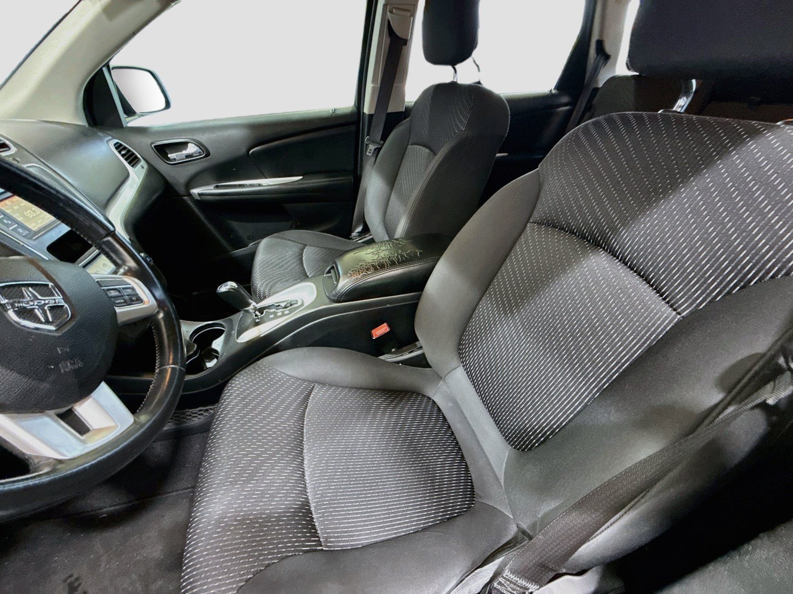 Used 2018 Dodge Journey SE w/ Connectivity Group FWD image 12