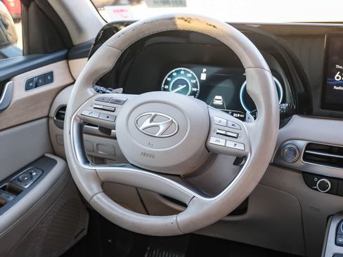 Used 2023 Hyundai Palisade Limited FWD image 17