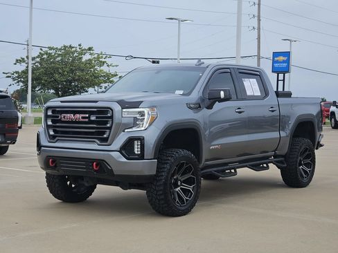 Used 2021 GMC Sierra 1500 AT4 w/ AT4 Preferred Package AWD/4WD image 3