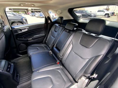 Used 2018 Ford Edge Titanium w/ Equipment Group 301A FWD image 29