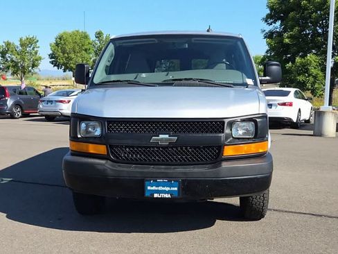 Used 2017 Chevrolet Express 2500 LS RWD image 3