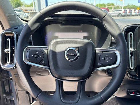 Certified 2023 Volvo XC40 B5 Plus w/ Driver Assist Package AWD/4WD image 18