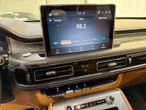 Used 2023 Lincoln Aviator Black Label w/ Dynamic Handling Package image 17