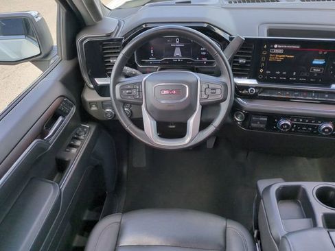 Certified 2025 GMC Sierra 1500 SLT RWD image 18