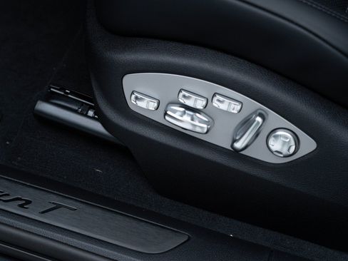 New 2025 Porsche Macan Turbo image 15