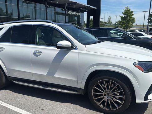 Used 2024 Mercedes-Benz GLE 450 4MATIC image 3