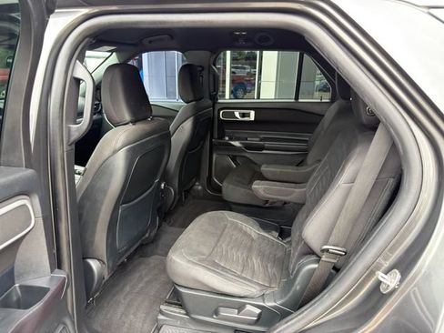 Used 2020 Ford Explorer XLT RWD image 13
