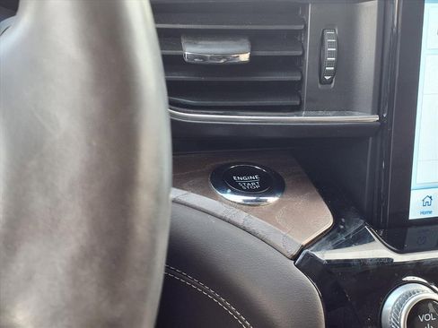 Certified 2023 Ford Explorer Platinum w/ Technology Package image 17