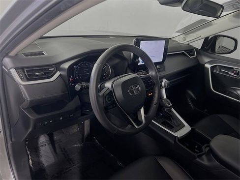 Used 2023 Toyota RAV4 XLE Premium image 10