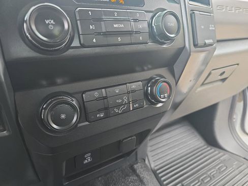 Used 2022 Ford F250 XLT w/ XLT Value Package AWD/4WD image 27