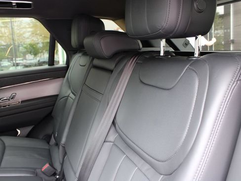 Used 2025 Land Rover Range Rover Sport Dynamic SE AWD/4WD image 8