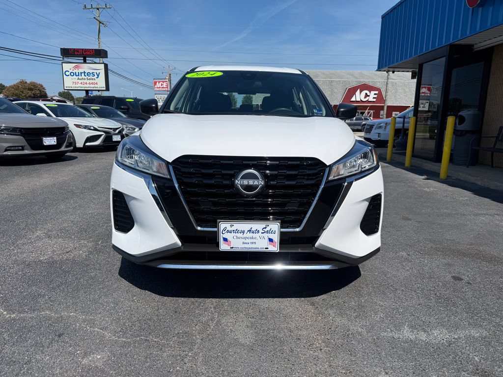 Used 2024 Nissan Kicks S FWD image 5