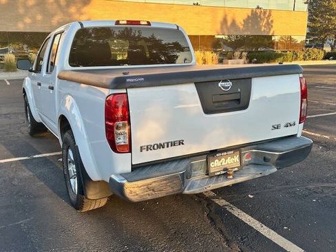 Used 2009 Nissan Frontier SE w/ SE Value Truck Pkg AWD/4WD image 6
